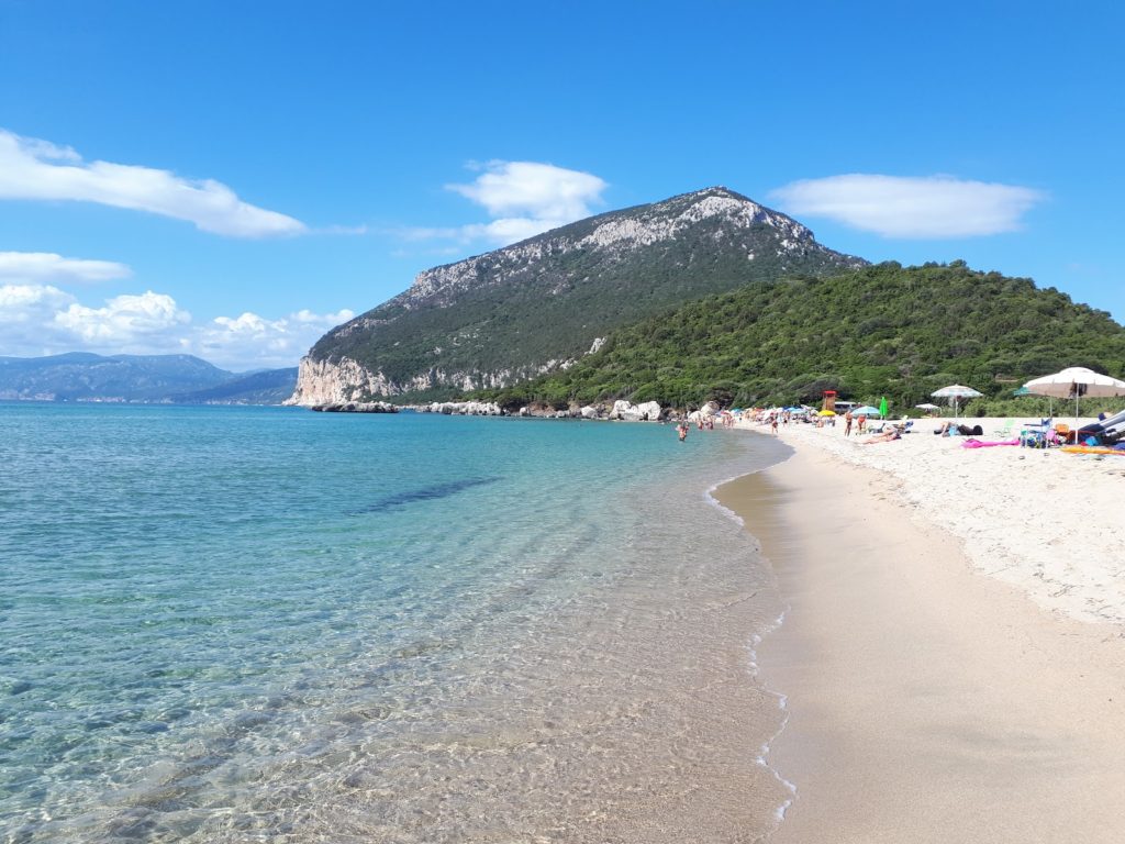 Cala Cartoe bagnasciuga e panorama