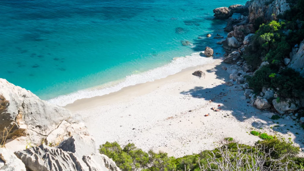 Cala Fuili: una spiaggia incontaminata, cuore del Golfo di Orosei